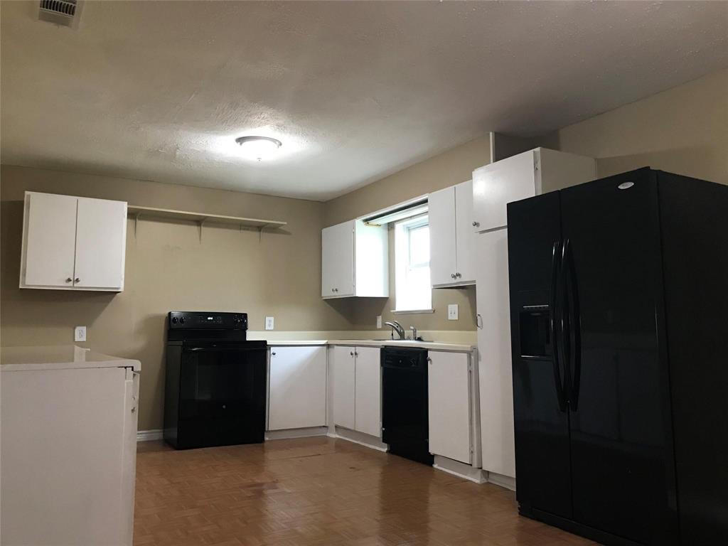 303 Raymond Street Property Photo 13