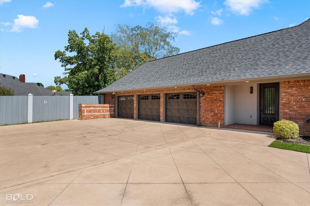 18 Dover Circle Property Photo 34