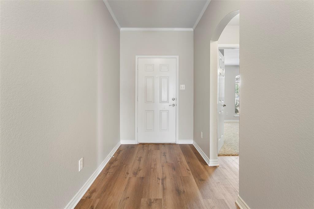 14032 Sand Hills Drive Property Photo 4