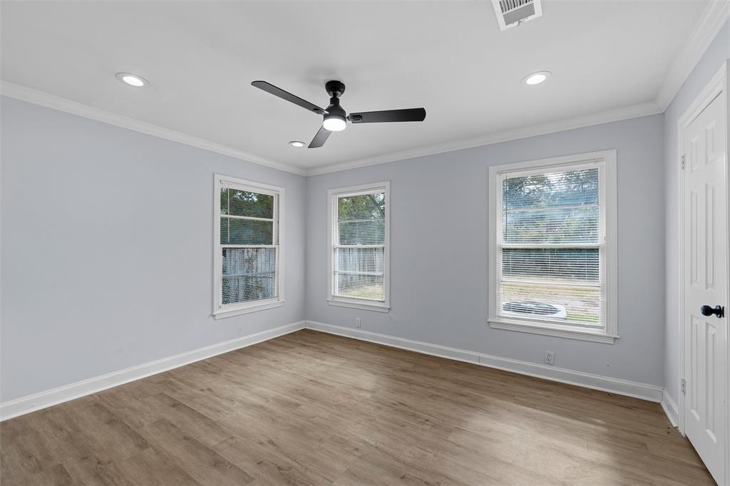 2416 Lake Air Drive Property Photo 13
