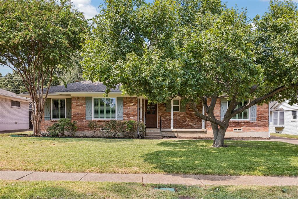 10507 Royalwood Drive Property Photo 1