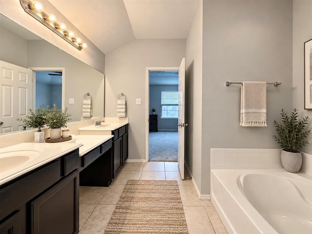 1131 Grimes Drive Property Photo 15