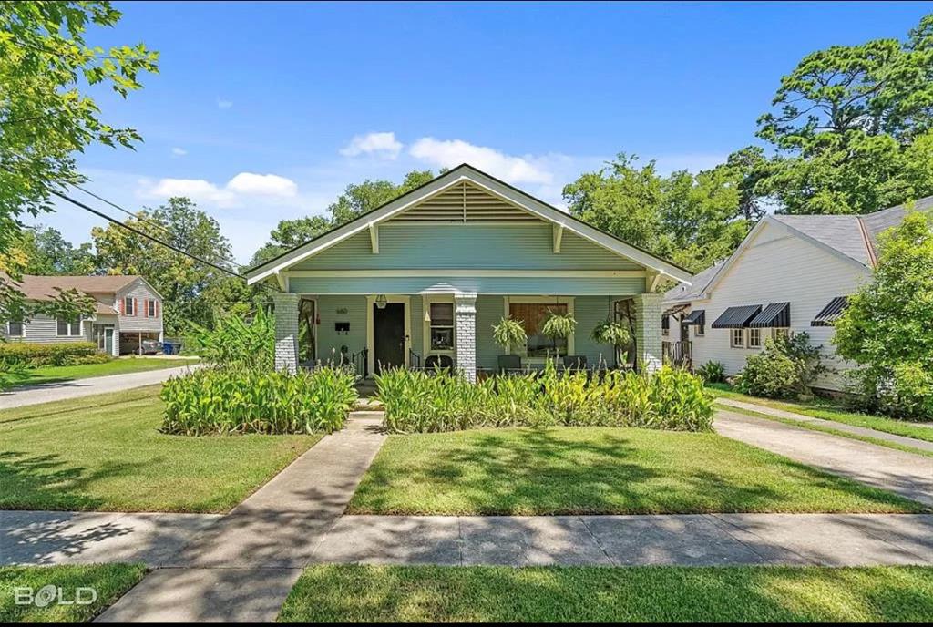 660 College Street Property Photo 1