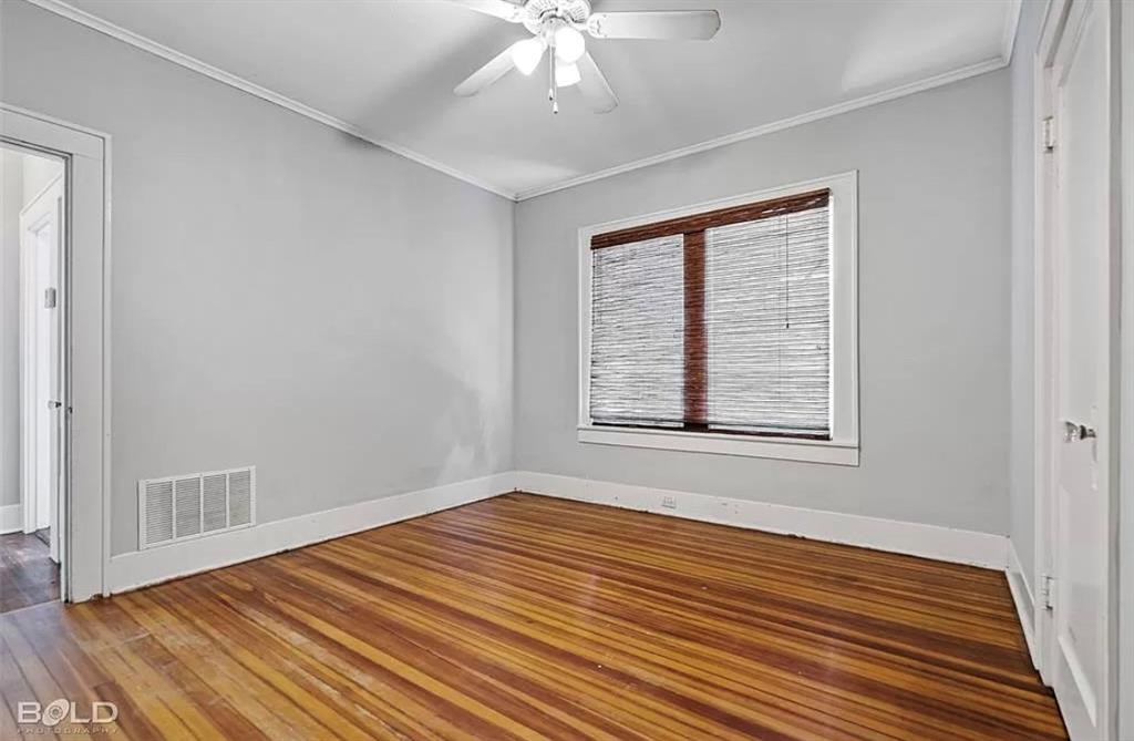 660 College Street Property Photo 18