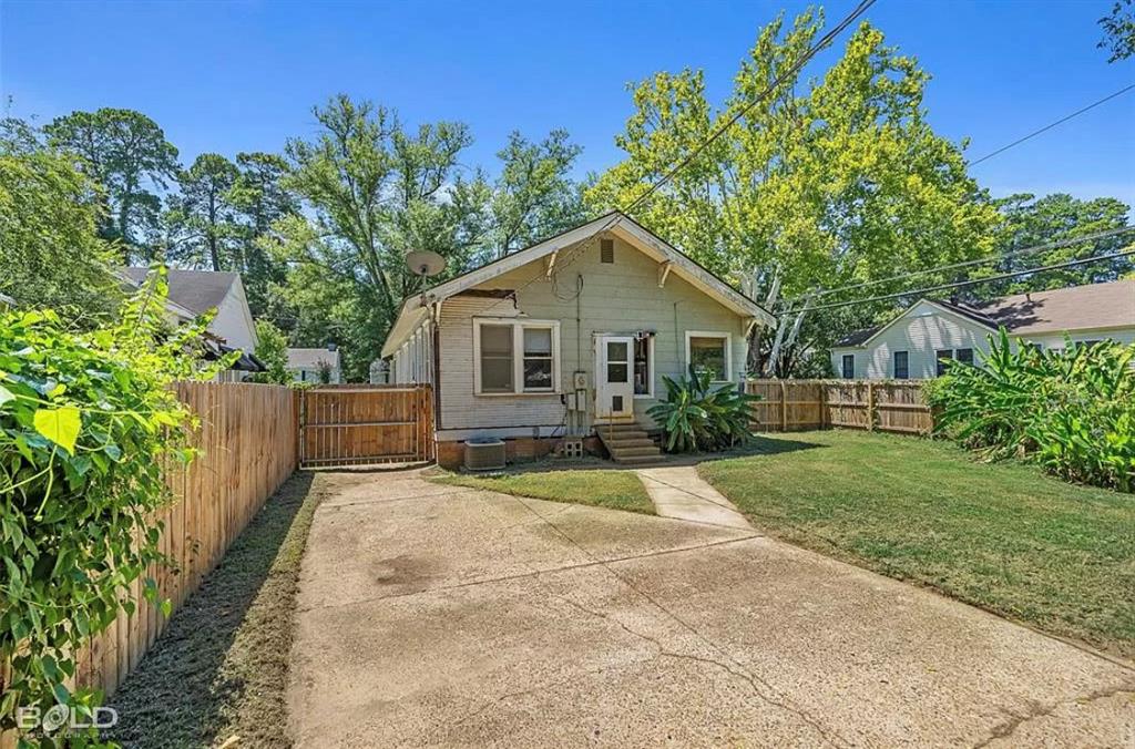 660 College Street Property Photo 21