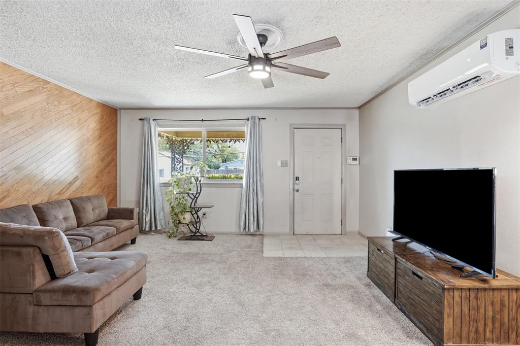4304 Hodgkins Road Property Photo 1