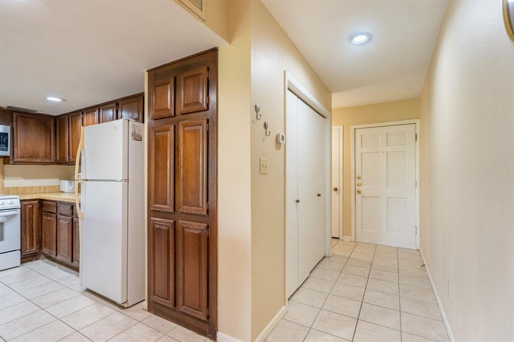 436 Yacht Club Drive D Property Photo 5