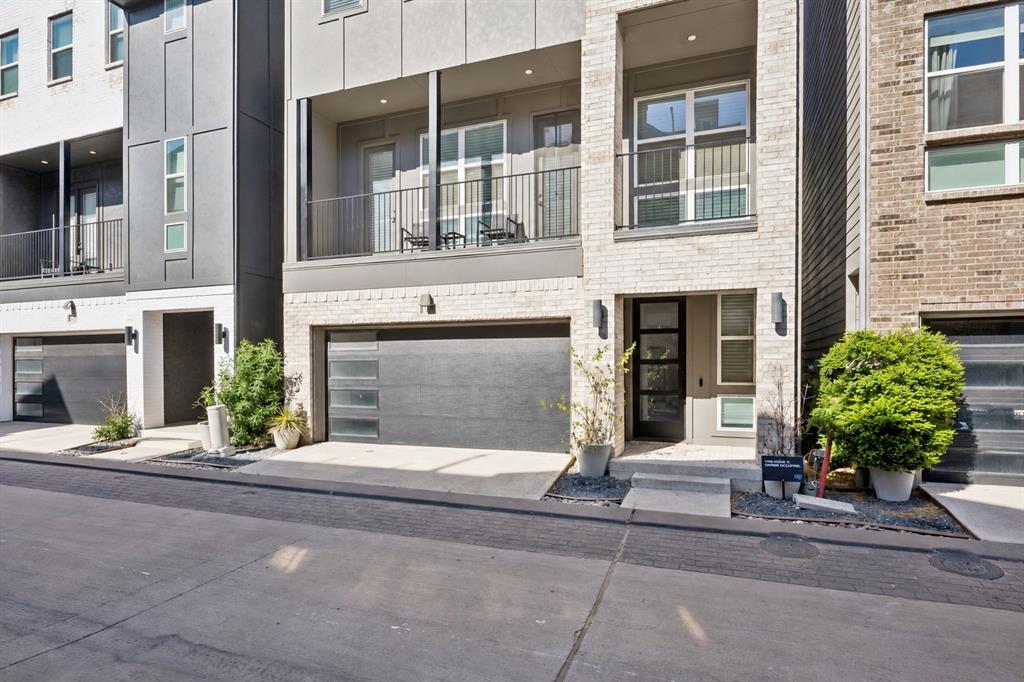2637 Carolwood Lane
