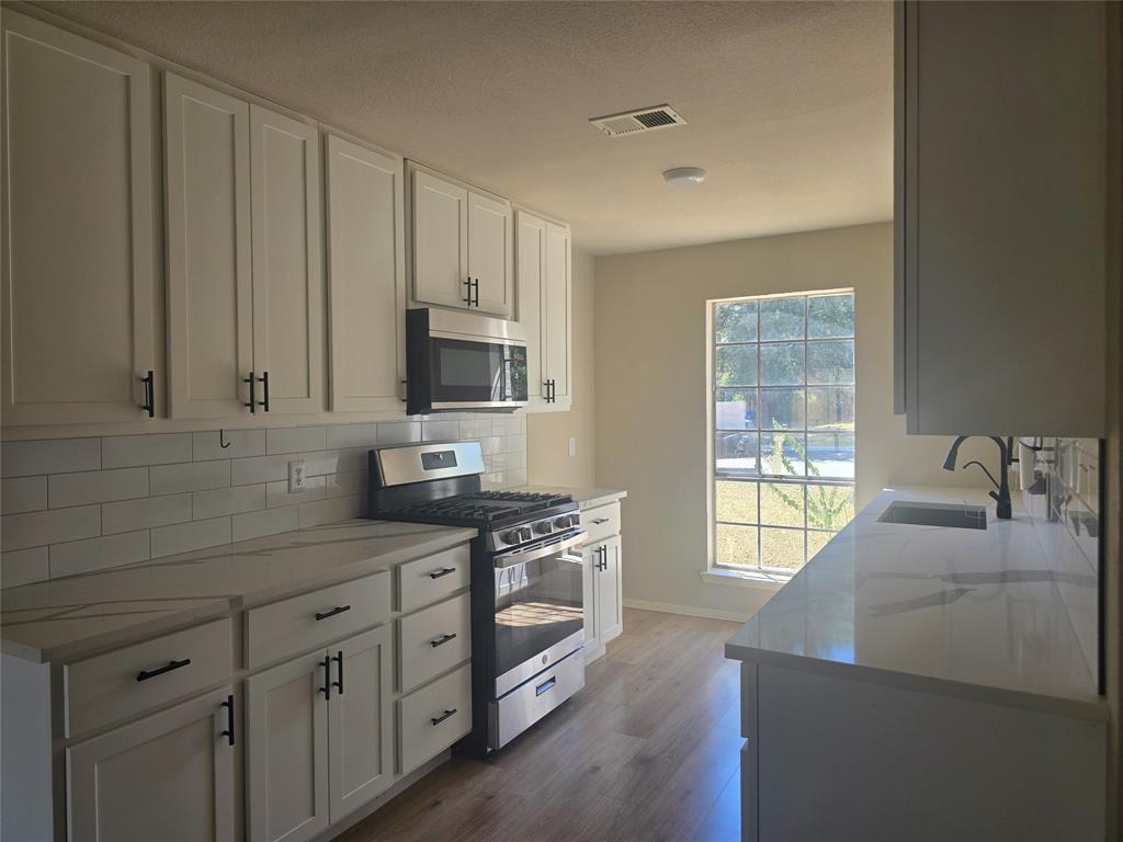 605 Neptune Drive Property Photo 7
