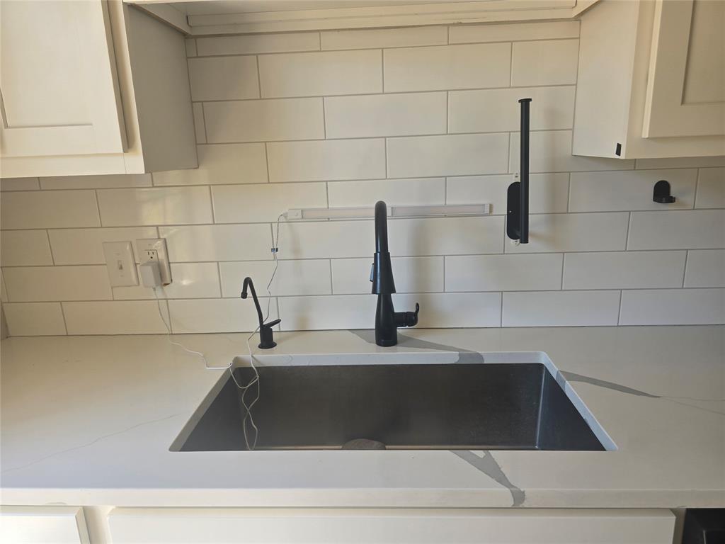 605 Neptune Drive Property Photo 9