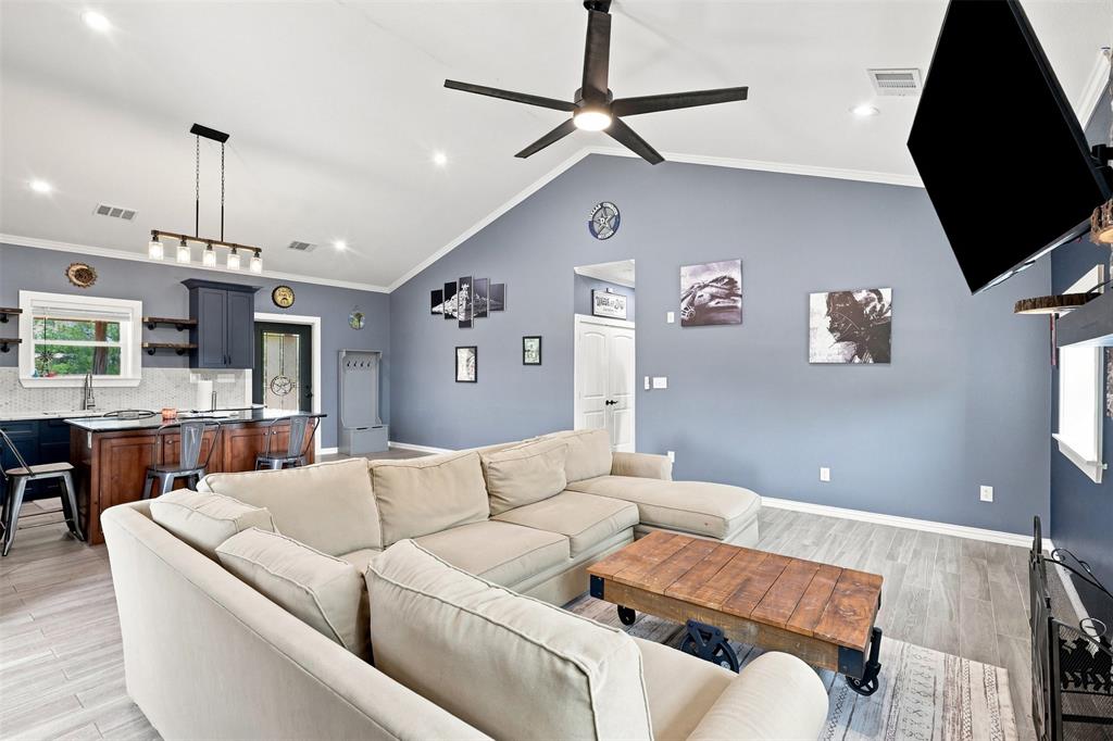 88 Green Meadow Drive Property Photo 3