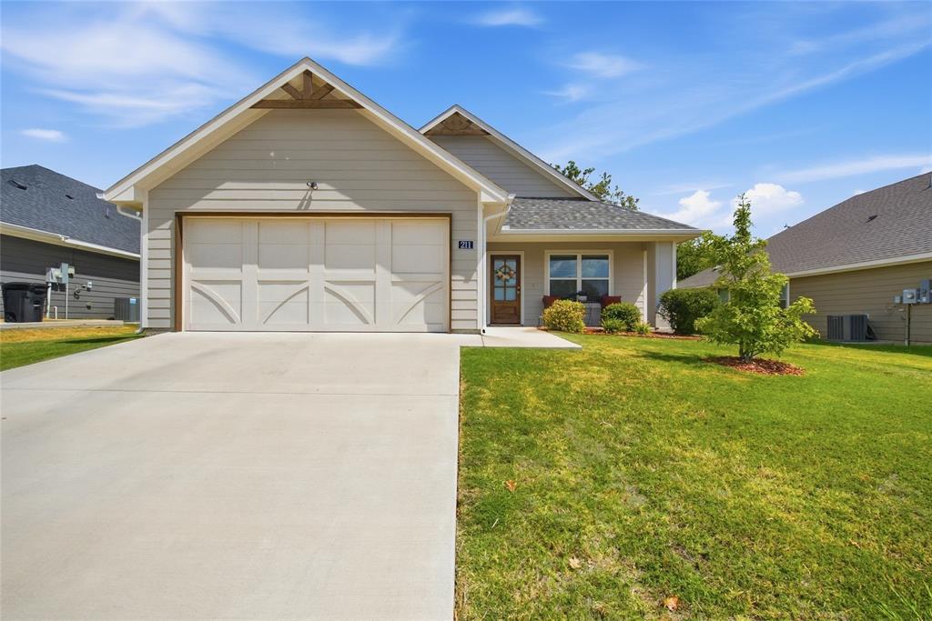 211 Clover Circle Property Photo 2