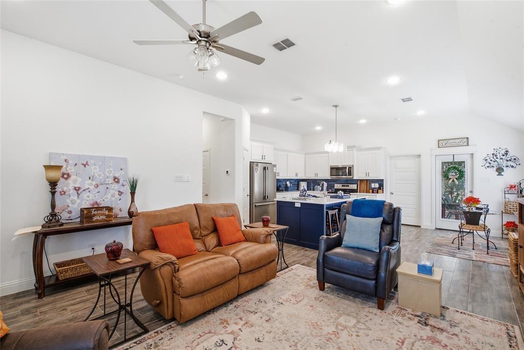 211 Clover Circle Property Photo 10