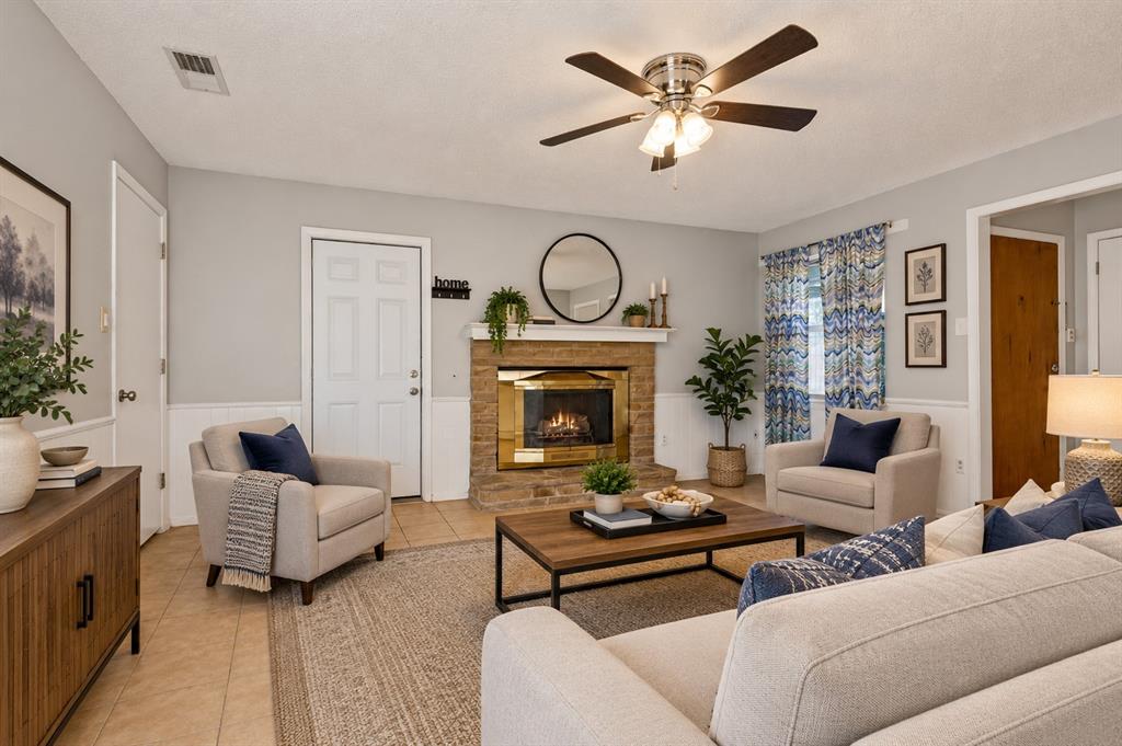 2218 Royal Oaks Drive Property Photo 2