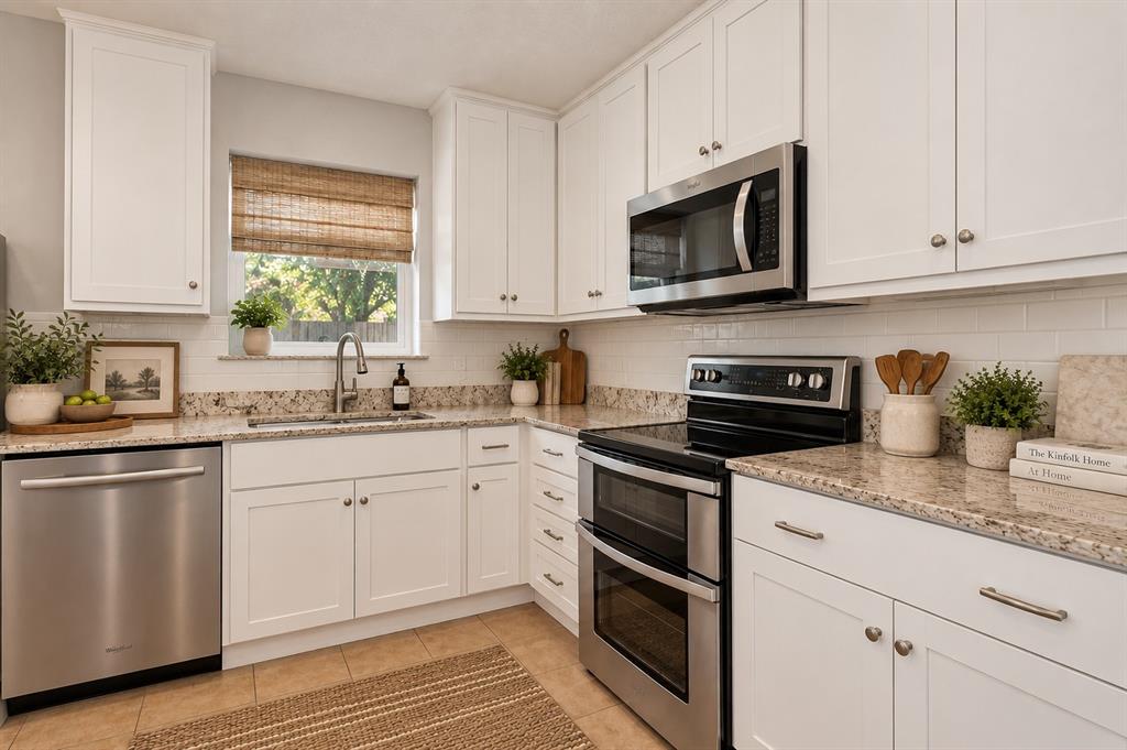 2218 Royal Oaks Drive Property Photo 3