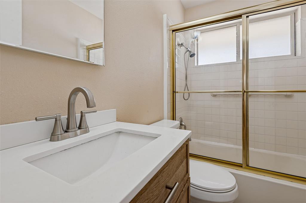 2218 Royal Oaks Drive Property Photo 10