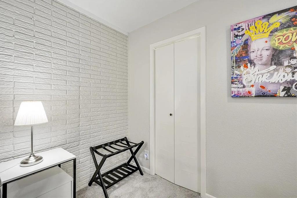612 W Northgate Drive Property Photo 27