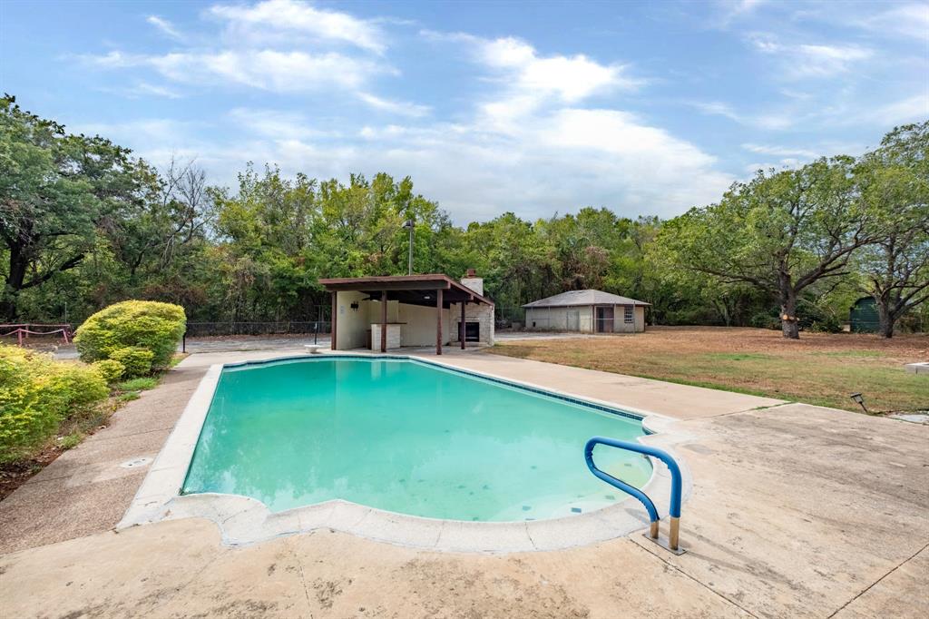 156 S Pearson Property Photo 4