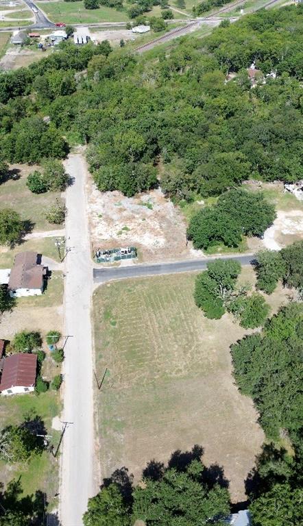 601 Universal Street B Property Photo 3