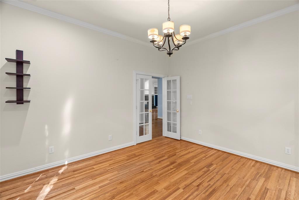 2702 Woodstream Lane Property Photo 8
