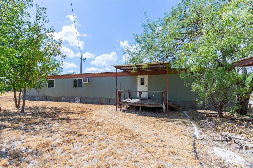 1186 Private Road 2431 Property Photo 1