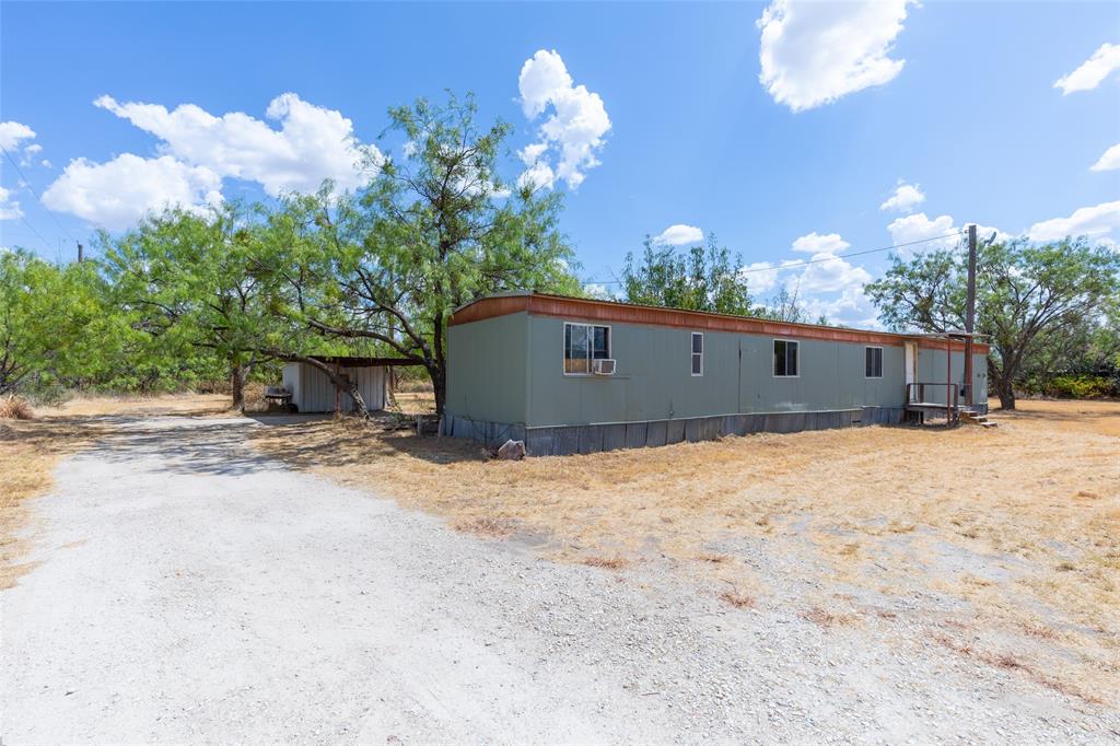 1186 Private Road 2431 Property Photo 2