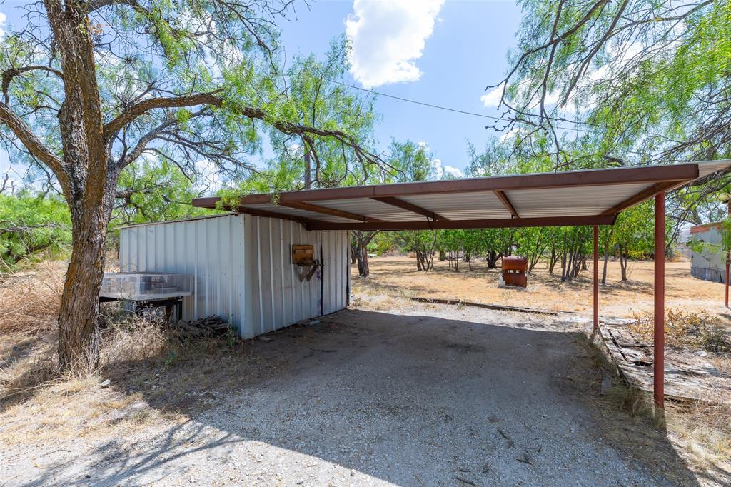 1186 Private Road 2431 Property Photo 4