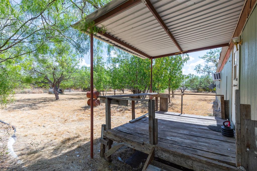 1186 Private Road 2431 Property Photo 6
