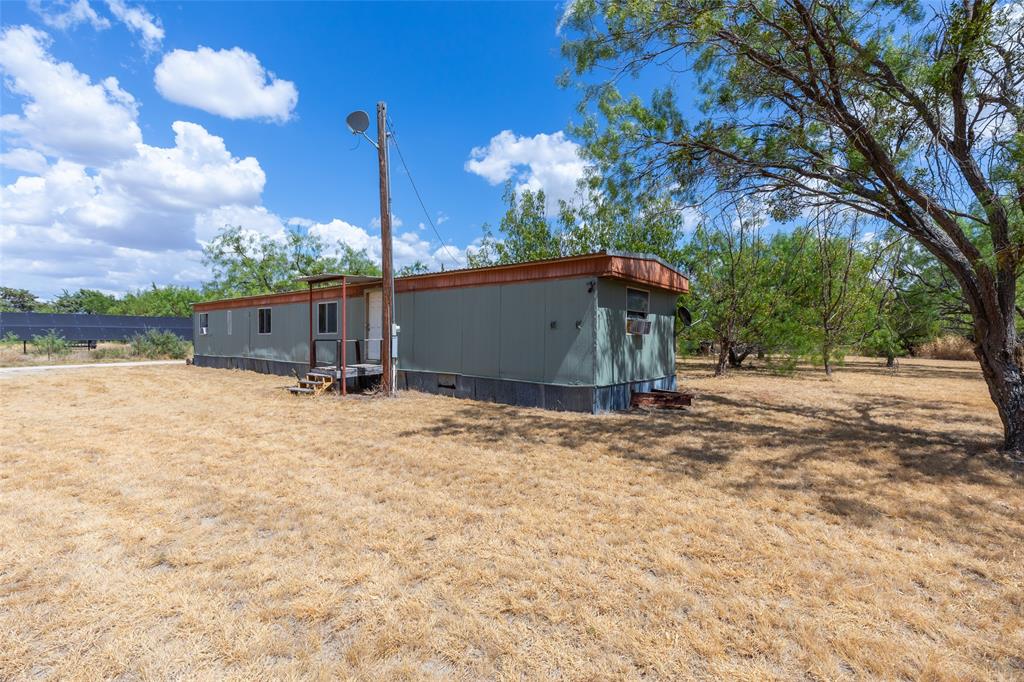 1186 Private Road 2431 Property Photo 7