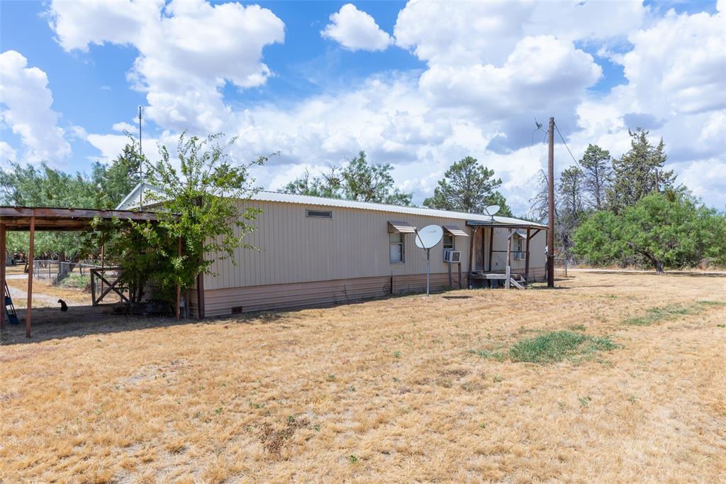 1186 Private Road 2431 Property Photo 12