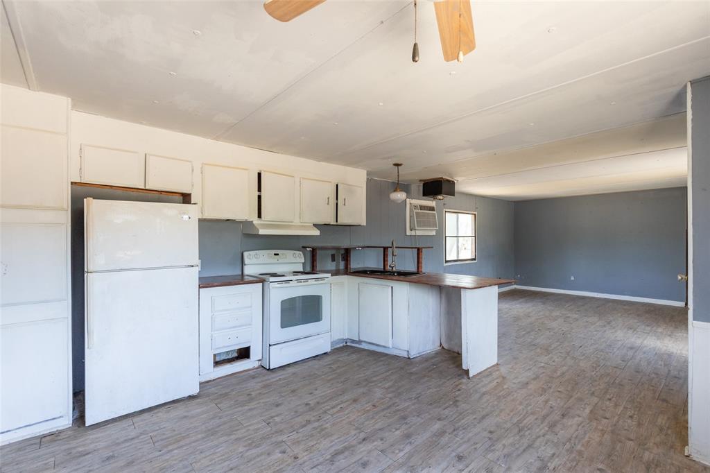 1186 Private Road 2431 Property Photo 16