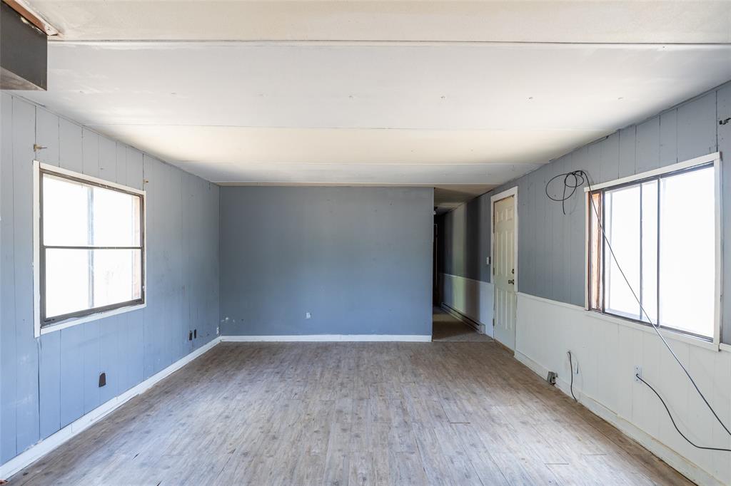 1186 Private Road 2431 Property Photo 18