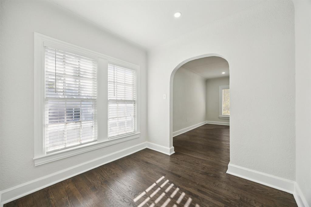 3210 N Haskell Avenue Property Photo 5