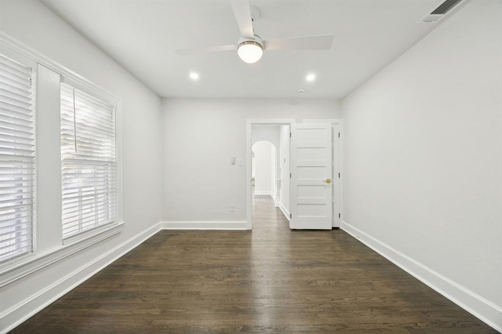3210 N Haskell Avenue Property Photo 15