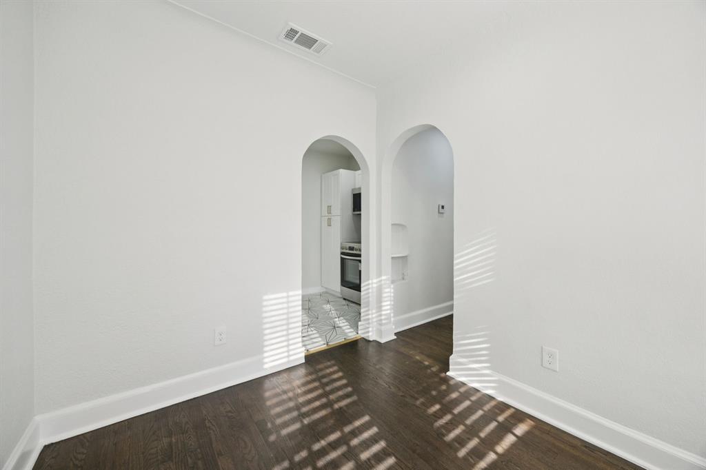 3210 N Haskell Avenue Property Photo 17
