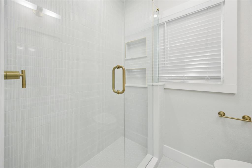 3210 N Haskell Avenue Property Photo 18