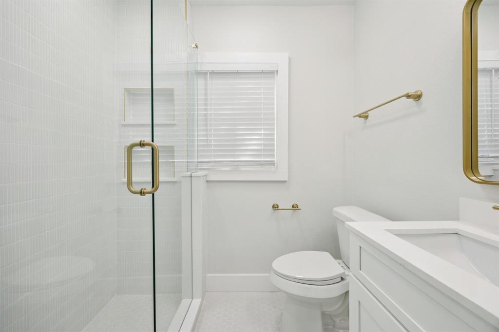 3210 N Haskell Avenue Property Photo 20