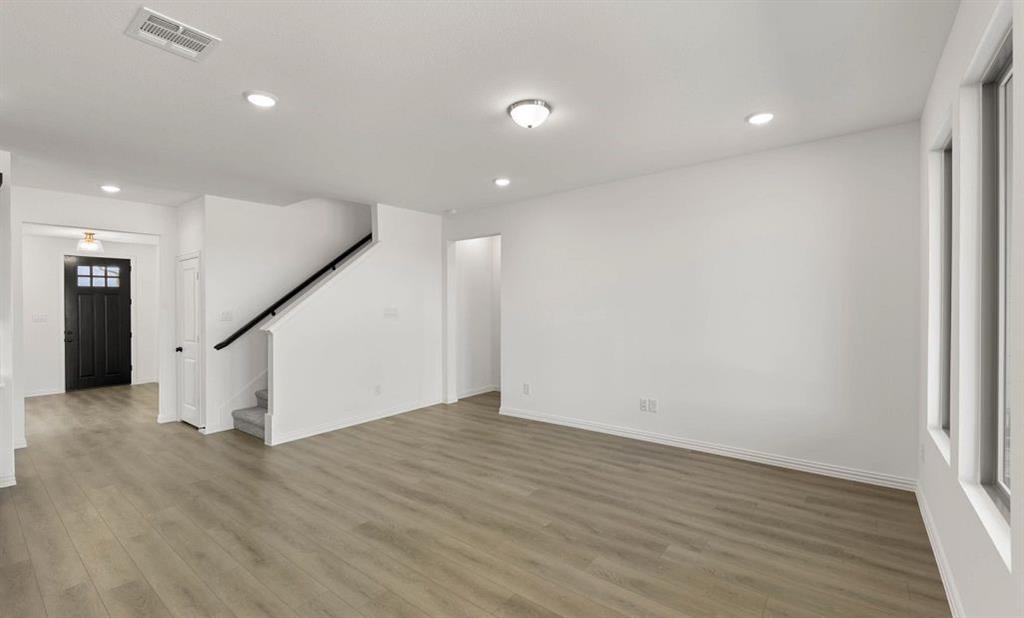 4304 Goldenrod Drive Property Photo 12