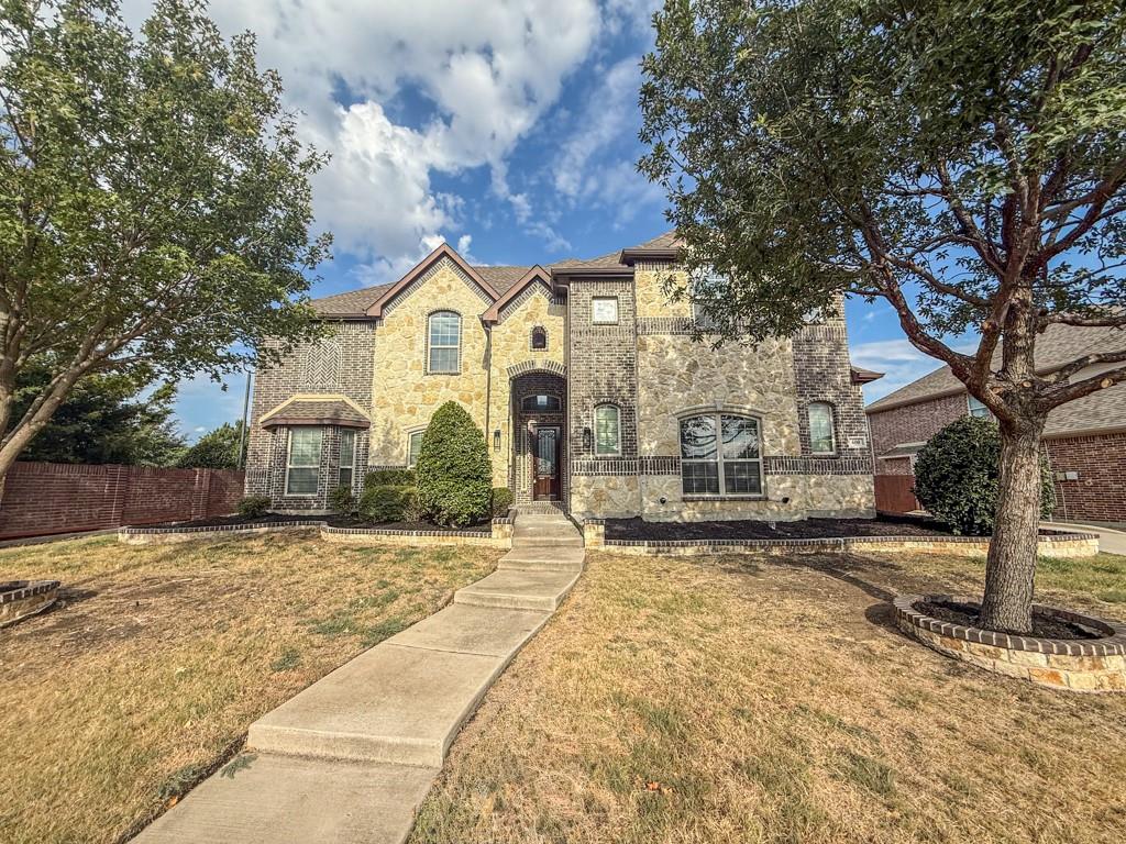 600 Falcon Drive Property Photo 1