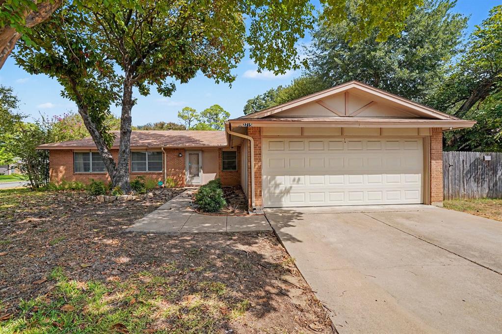 2715 Bellaire Court Property Photo 1