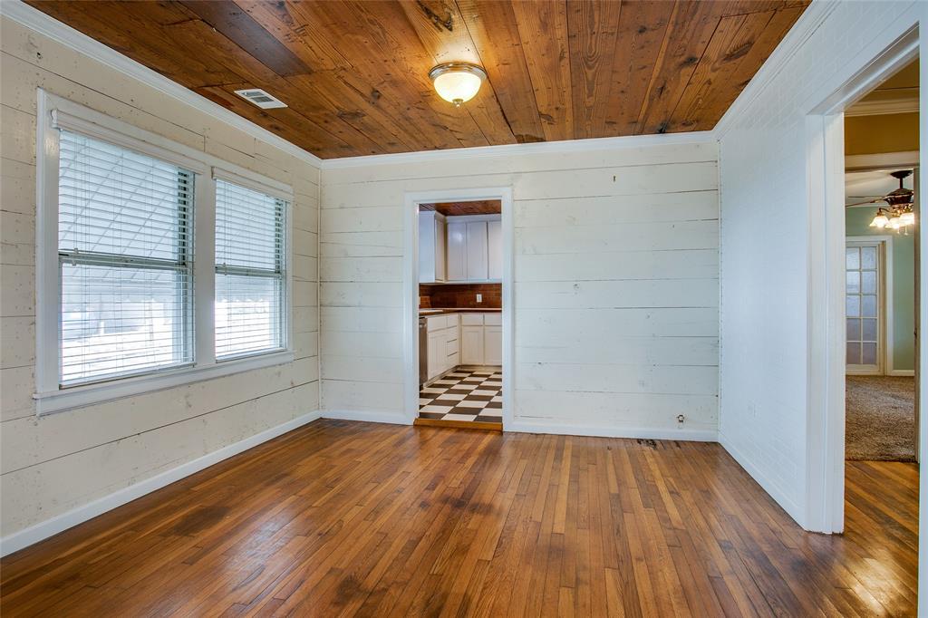 318 S Walker Street Property Photo 7