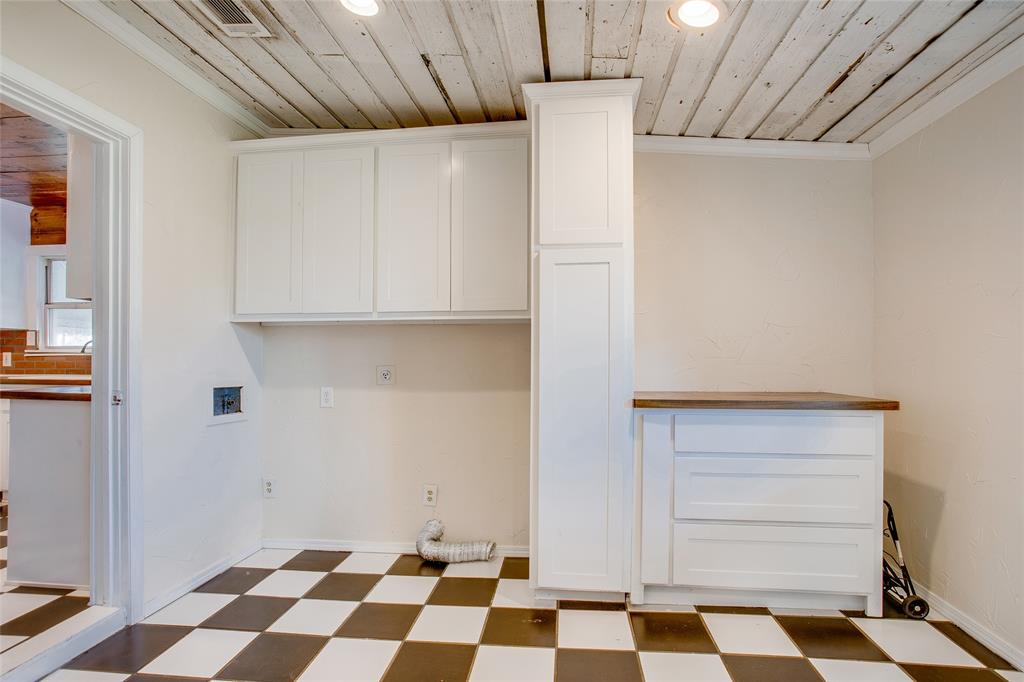 318 S Walker Street Property Photo 16