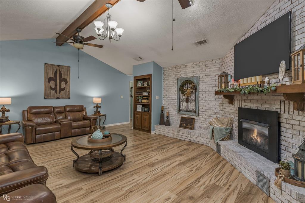 1176 Newell Drive Property Photo 3