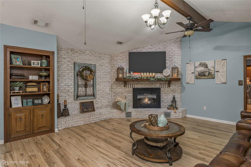 1176 Newell Drive Property Photo 4