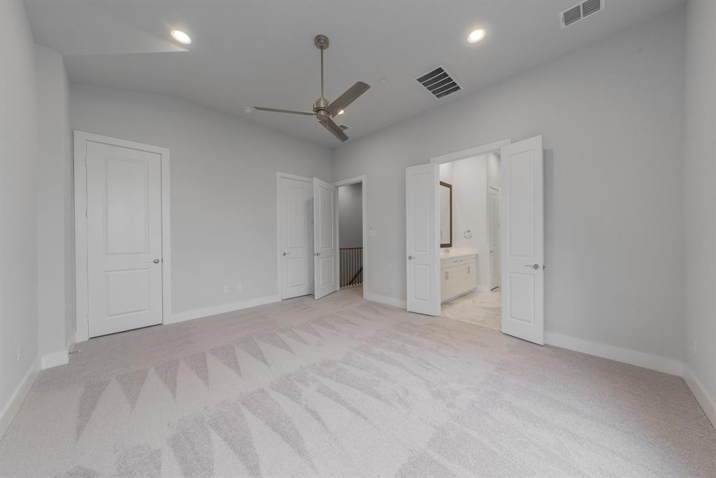 381 E Greenbriar Lane 1005 Property Photo 20