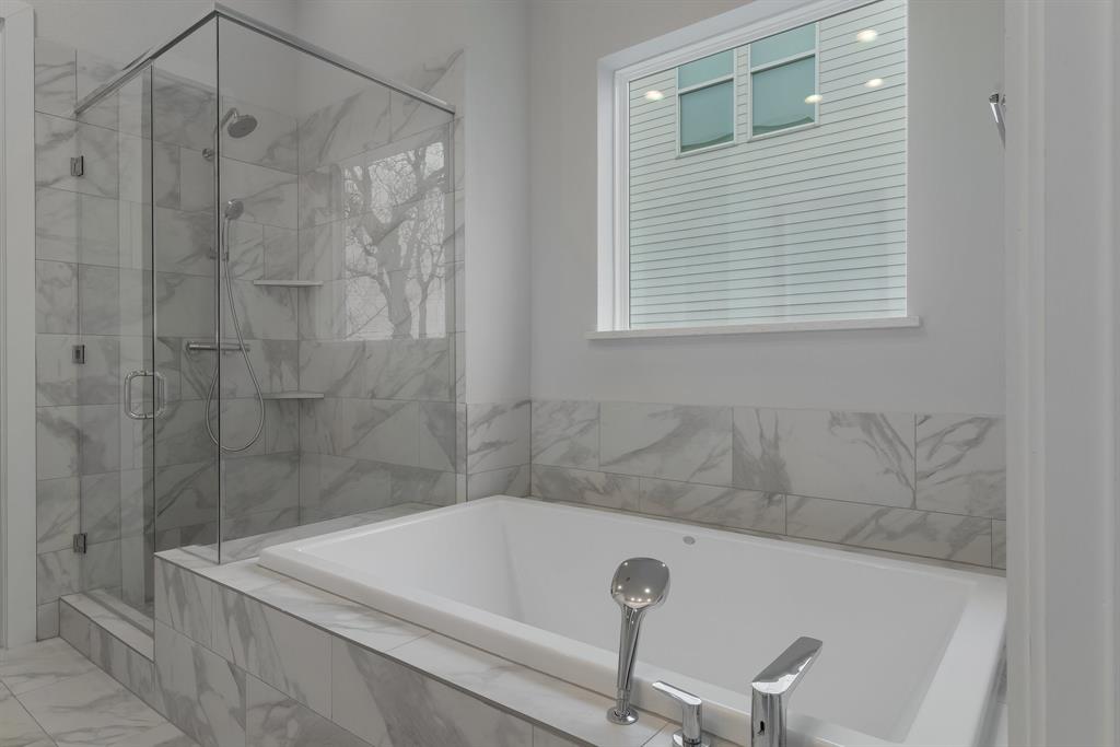 381 E Greenbriar Lane 1005 Property Photo 25