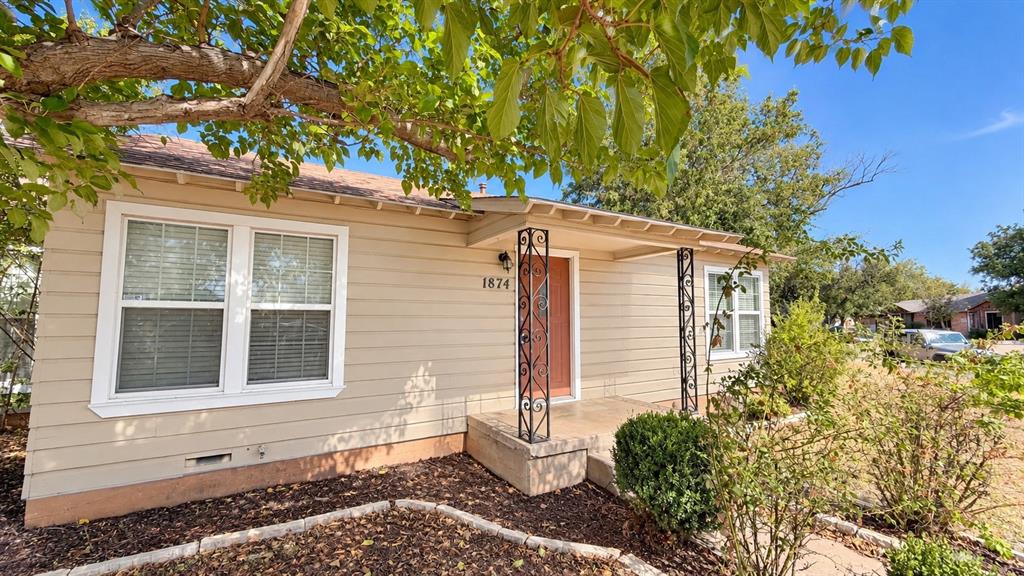 1874 Jeanette Street Property Photo 2