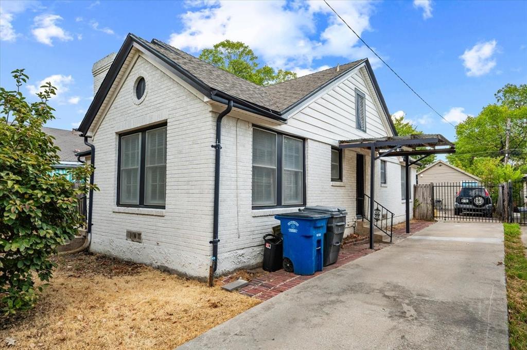 2614 Roanoke Avenue Property Photo 2