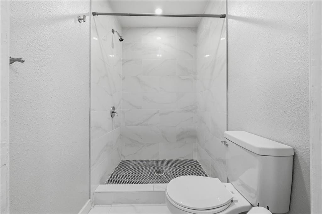 2614 Roanoke Avenue Property Photo 17