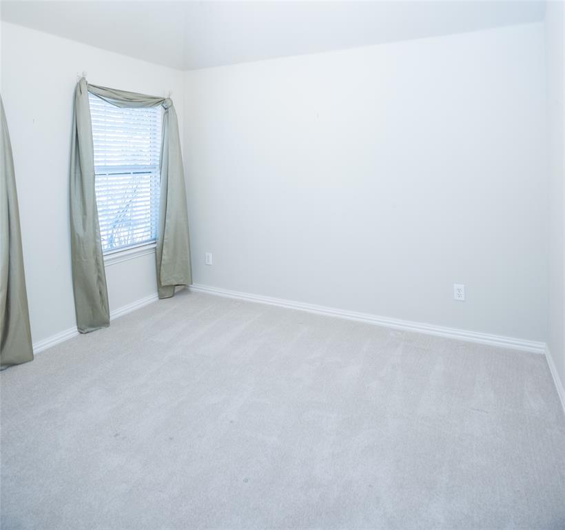 742 Yellowstone Drive Property Photo 18